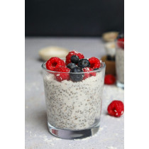 Chia-Pudding im Glas mit Frucht (inkl. Pfand) (Symbolbild)